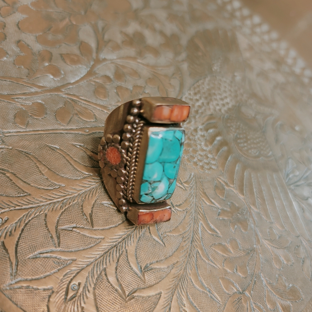 Crushed Coral & Turquoise Inlay Brass Ring - Handmade In Nepal -Vintage, Artisan - Picture 10 of 11